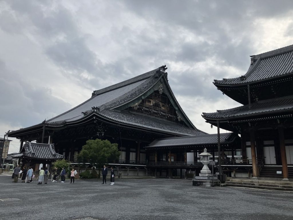 興正寺御影堂